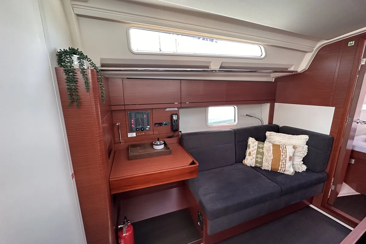 Salon of Calypso, a Hanse 388 sailboat at Seget Donji, Croatia