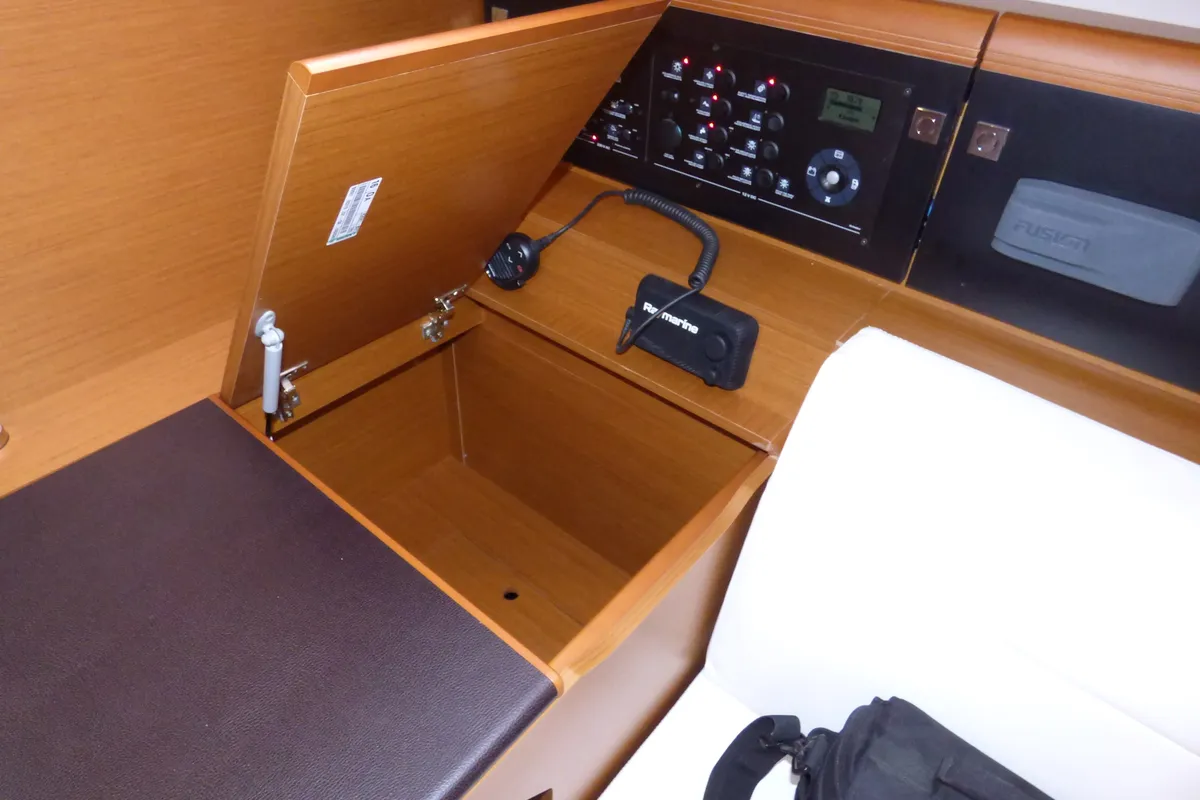 Salon of Geronimo, a Jeanneau Sun Odyssey 519 sailboat at Grad Kaštela, Croatia