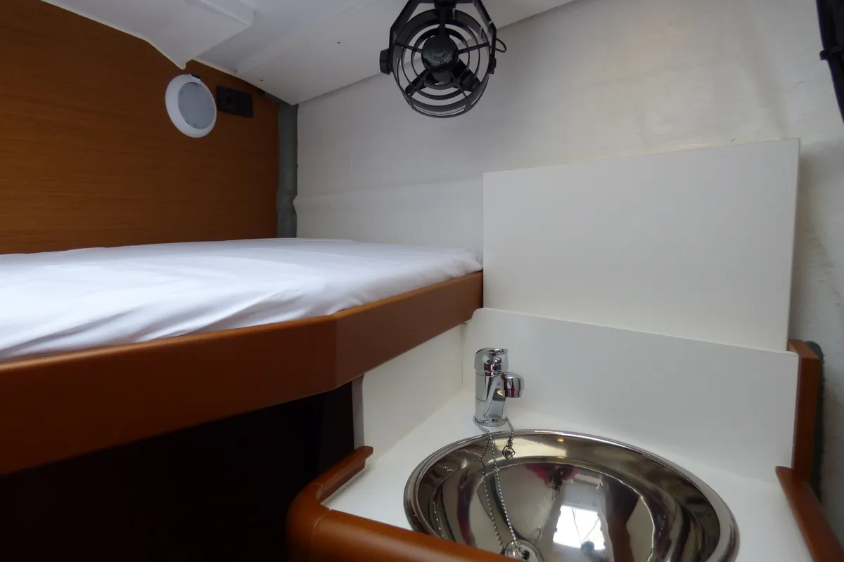 Cabin on Geronimo, a Jeanneau Sun Odyssey 519 sailboat at Grad Kaštela, Croatia