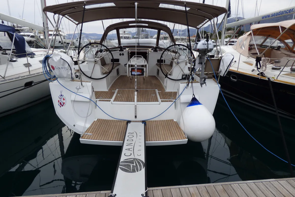 Exterior view of Geronimo, a Jeanneau Sun Odyssey 519 sailboat at Grad Kaštela, Croatia