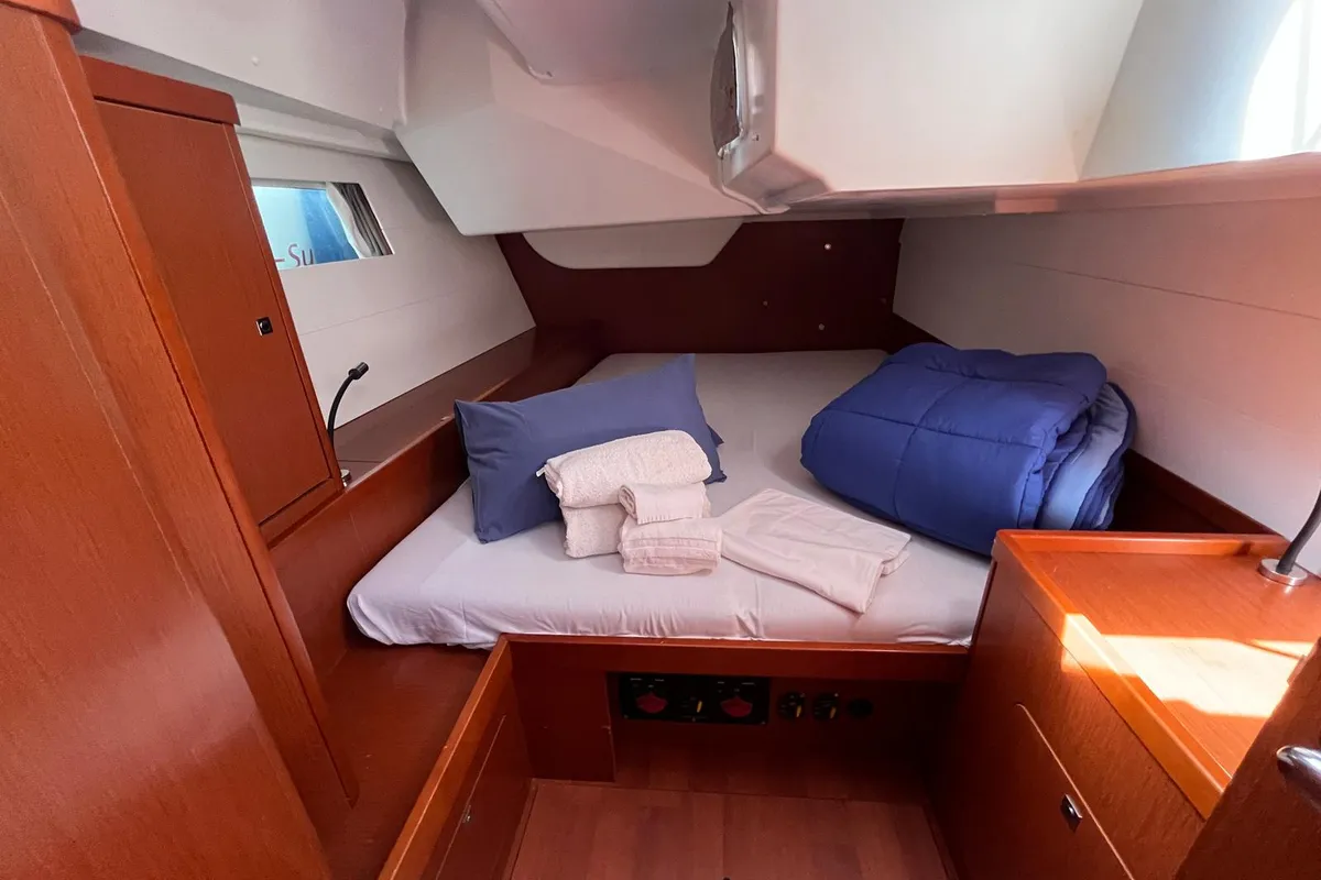 Cabin on San Marco, a Beneteau Oceanis 48 sailboat at Procida, Italy