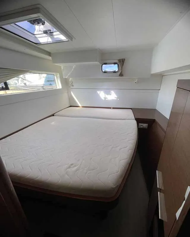 Cabin on Sunset, a Lagoon 40 catamaran at Figari/Golfo Aranci, Italy