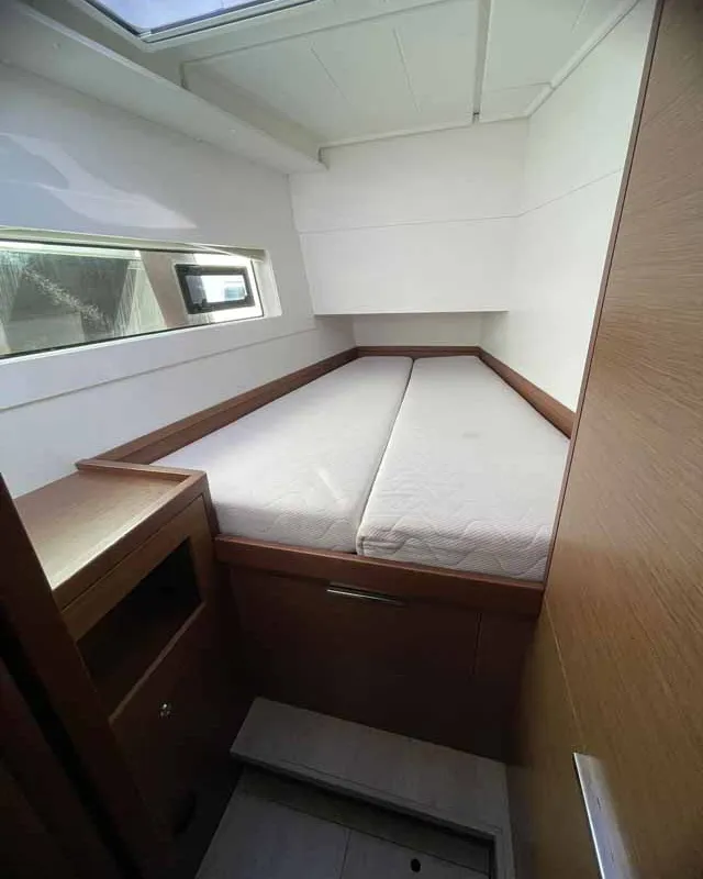 Cabin on Sunset, a Lagoon 40 catamaran at Figari/Golfo Aranci, Italy