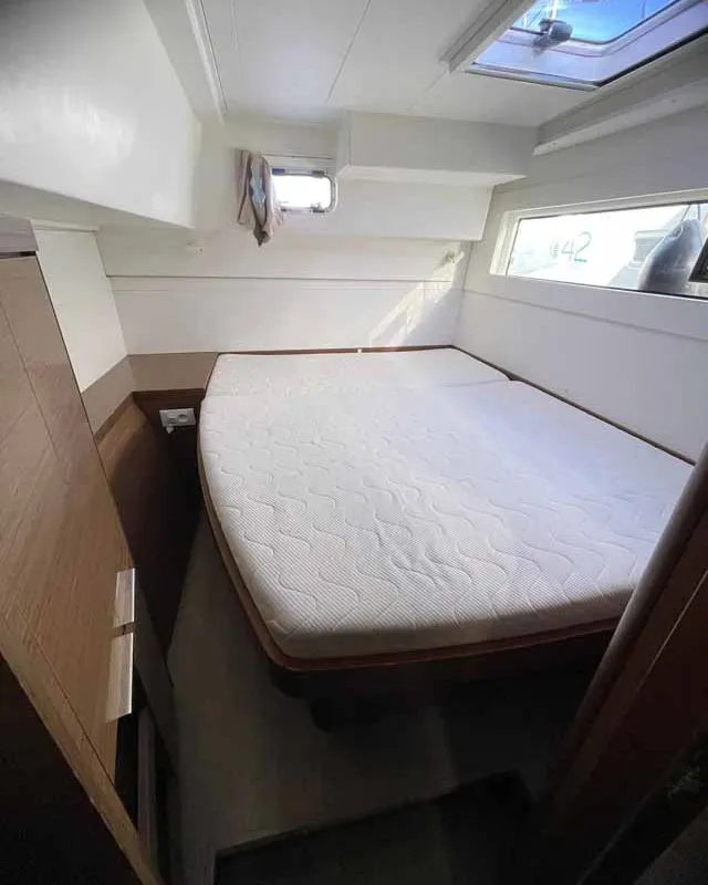Cabin on Sunset, a Lagoon 40 catamaran at Figari/Golfo Aranci, Italy