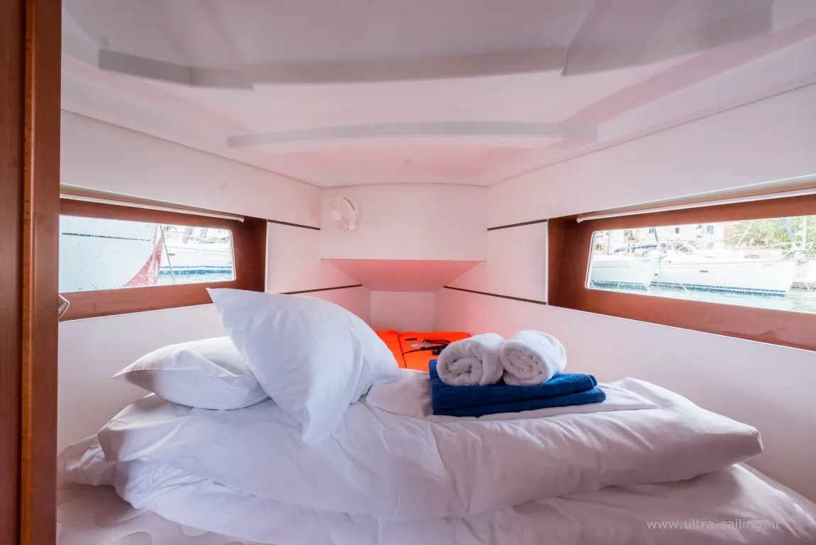 Cabin on Bela, a Beneteau Oceanis 35.1 sailboat at Split, Croatia