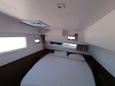 Cabin on Senza Sosta, a Lagoon 42 catamaran at Tonnarella, Italy