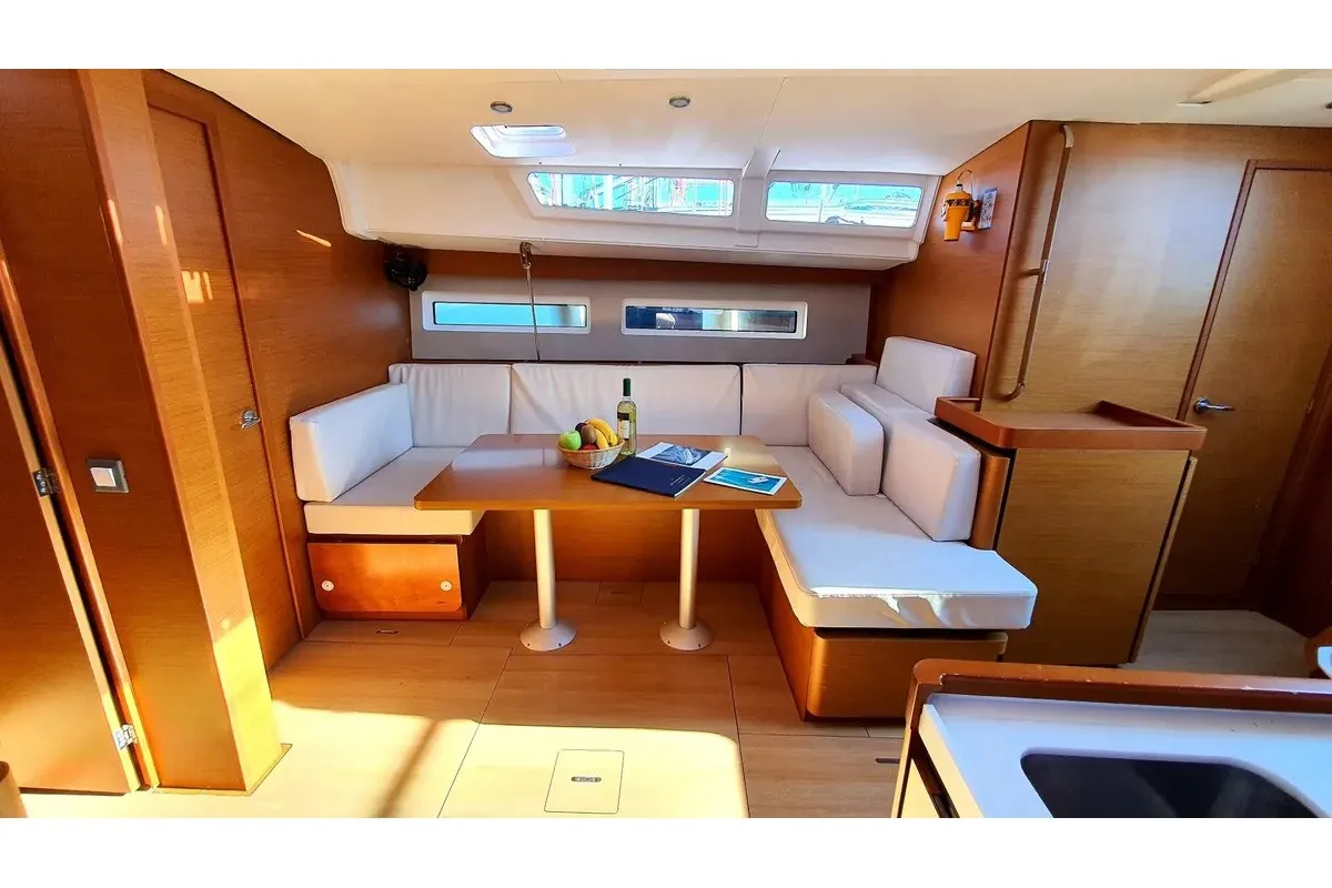 Salon of Dalion, a Jeanneau Sun Odyssey 490 sailboat at Kontokali, Greece