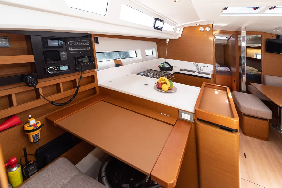 Salon of free elli, a Jeanneau Sun Odyssey 440 sailboat at Felanitx, Spain