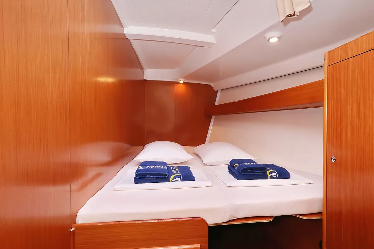 Cabin on Kristina II , a Beneteau Cyclades 50.5 sailboat at Općina Sukošan, Croatia