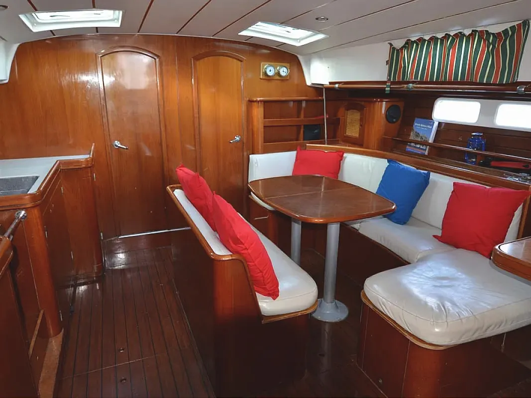 Salon of Seagul, a Beneteau Oceanis 461 sailboat at Athens, Greece