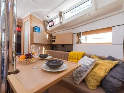 Salon of RUSALKA, a Beneteau Oceanis 38 sailboat at Općina Medulin, Croatia