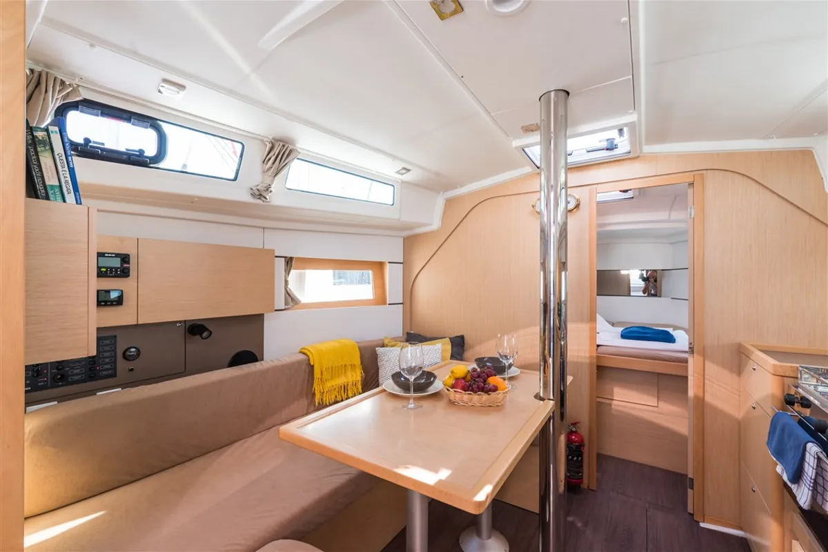 Salon of RUSALKA, a Beneteau Oceanis 38 sailboat at Općina Medulin, Croatia