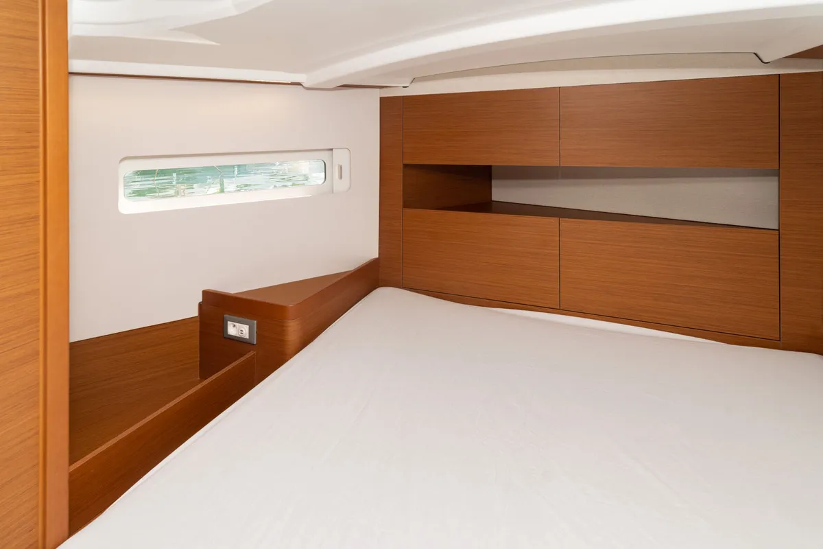 Cabin on Sea Pearl, a Jeanneau Sun Odyssey 410 sailboat at Palma de Mallorca, Spain