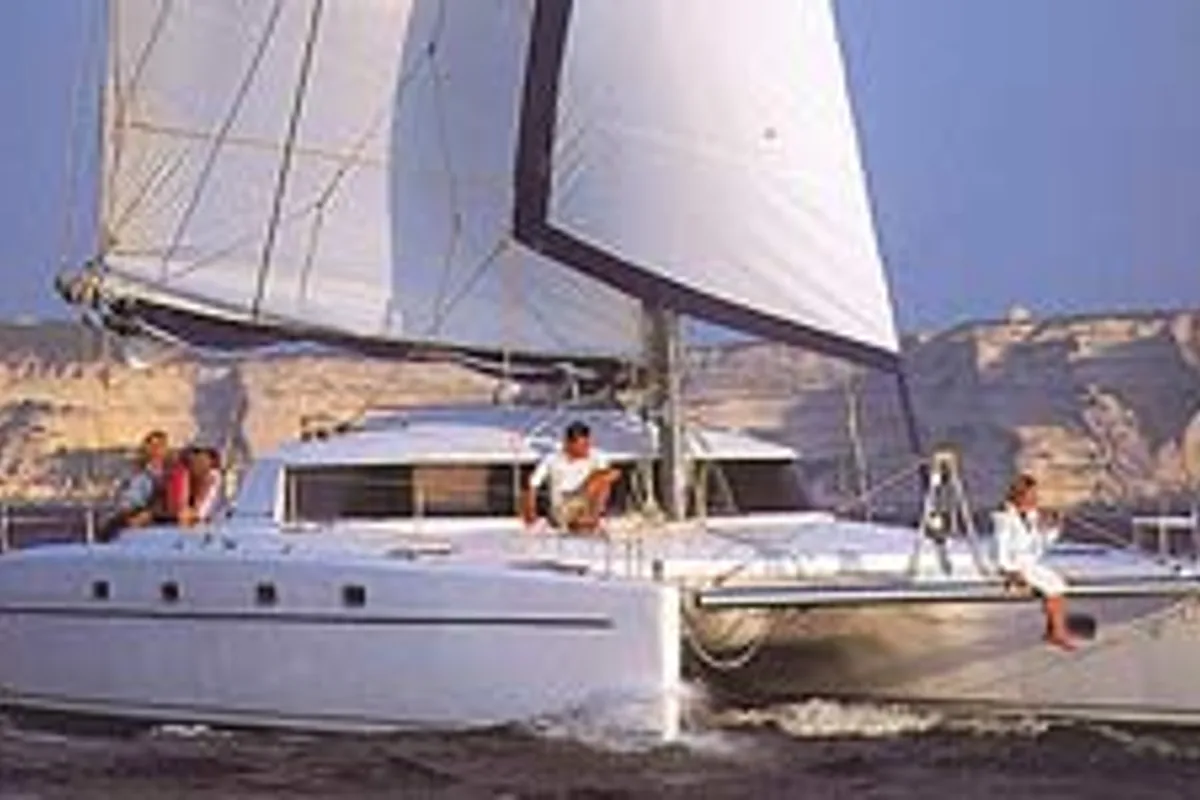 Floor plan of AF-B43, a Fountaine Pajot Belize 43 catamaran at Municipal Unit of Lefkada, Greece