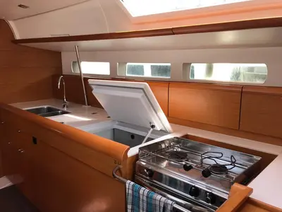 Galley of Alboran Cognac (Las Galletas), a Jeanneau Sun Odyssey 519 sailboat at Elephant Butte Estates, United States