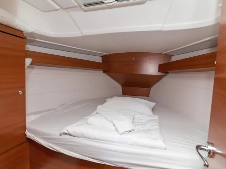 Cabin on Pippi, a Dufour 335 Grand Large sailboat at Primošten, Croatia