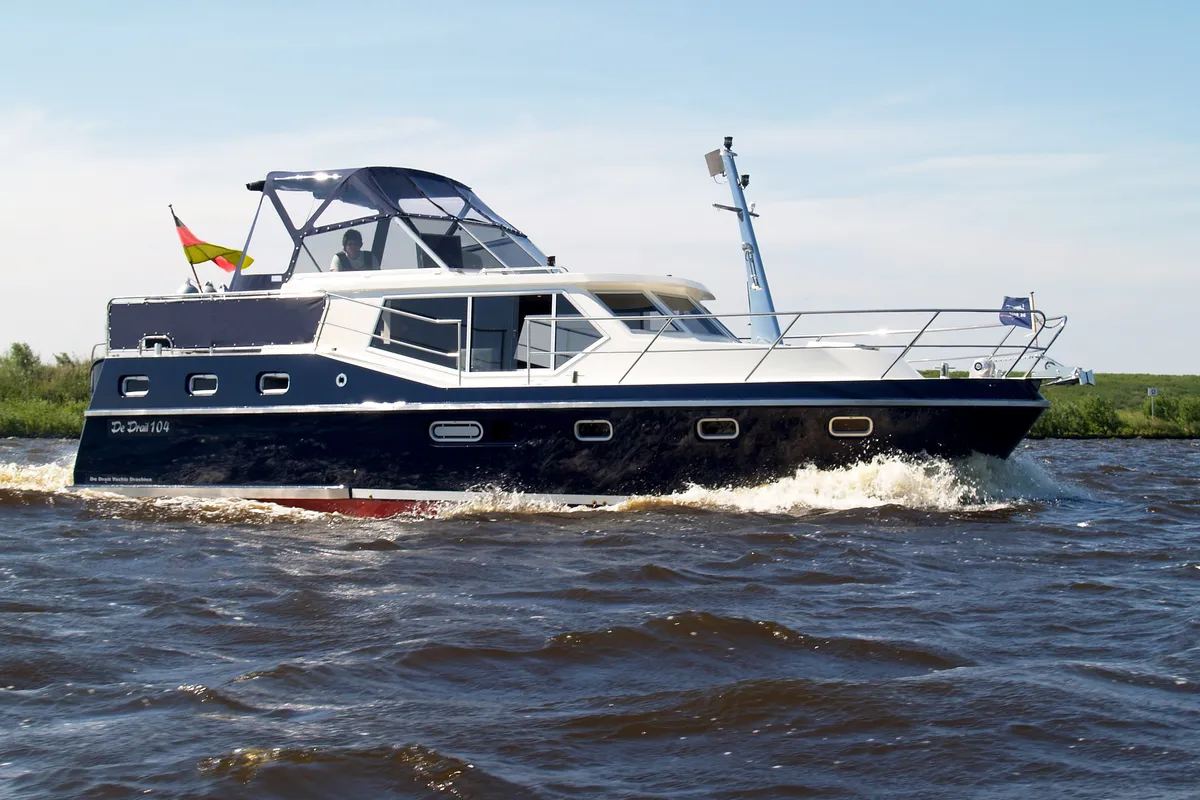 Head on Drait 131, a De Drait Renal 36 motorboat at Drachten, Netherlands