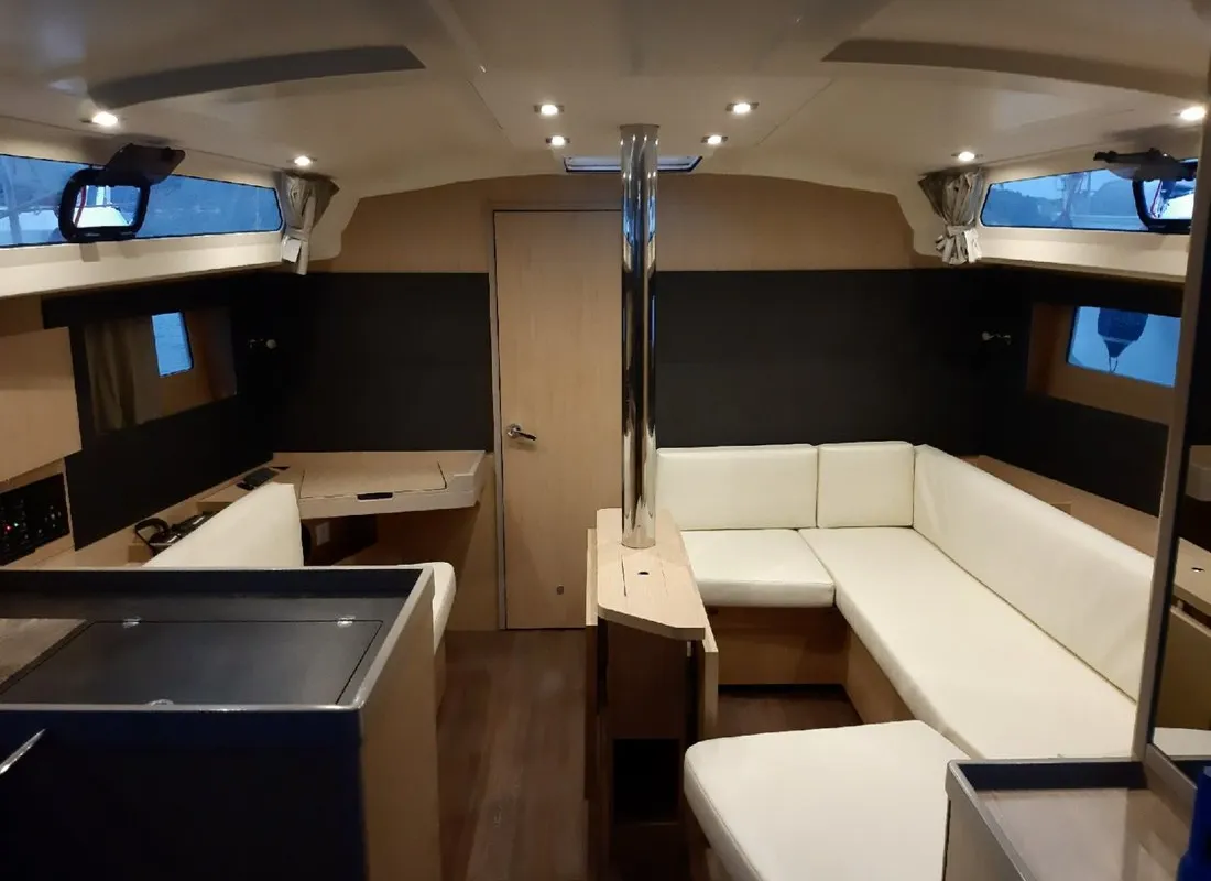 Salon of Kos 41.4, a Beneteau Oceanis 41.1 sailboat at Volos Municipality, Greece