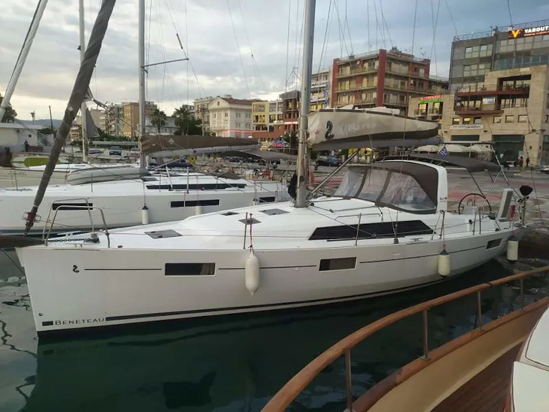 Exterior view of Kos 41.4, a Beneteau Oceanis 41.1 sailboat at Volos Municipality, Greece