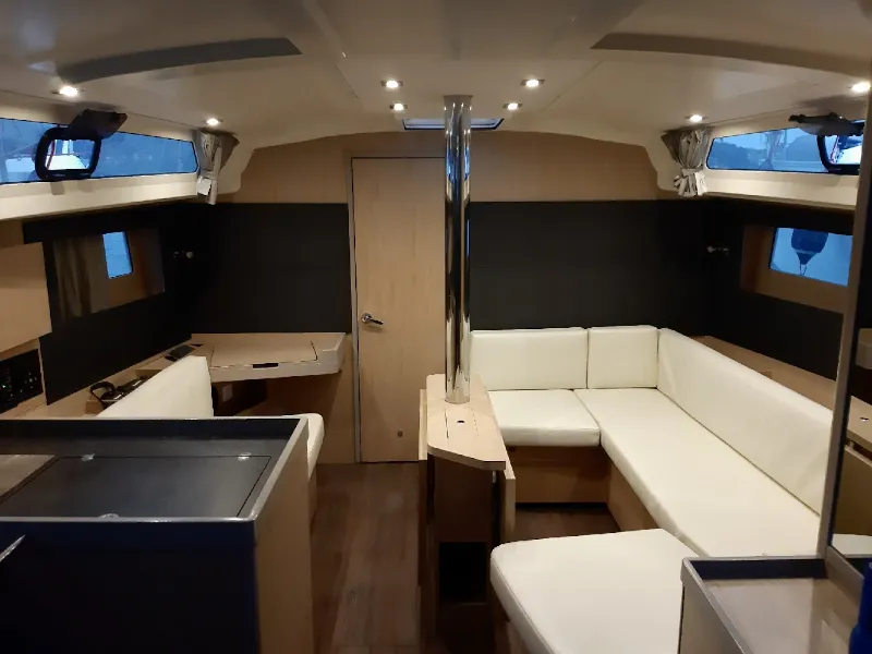 Salon of Kos 41.4, a Beneteau Oceanis 41.1 sailboat at Volos Municipality, Greece