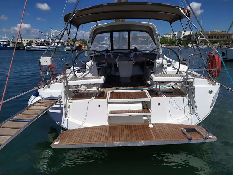 Exterior view of Kos 41.4, a Beneteau Oceanis 41.1 sailboat at Volos Municipality, Greece