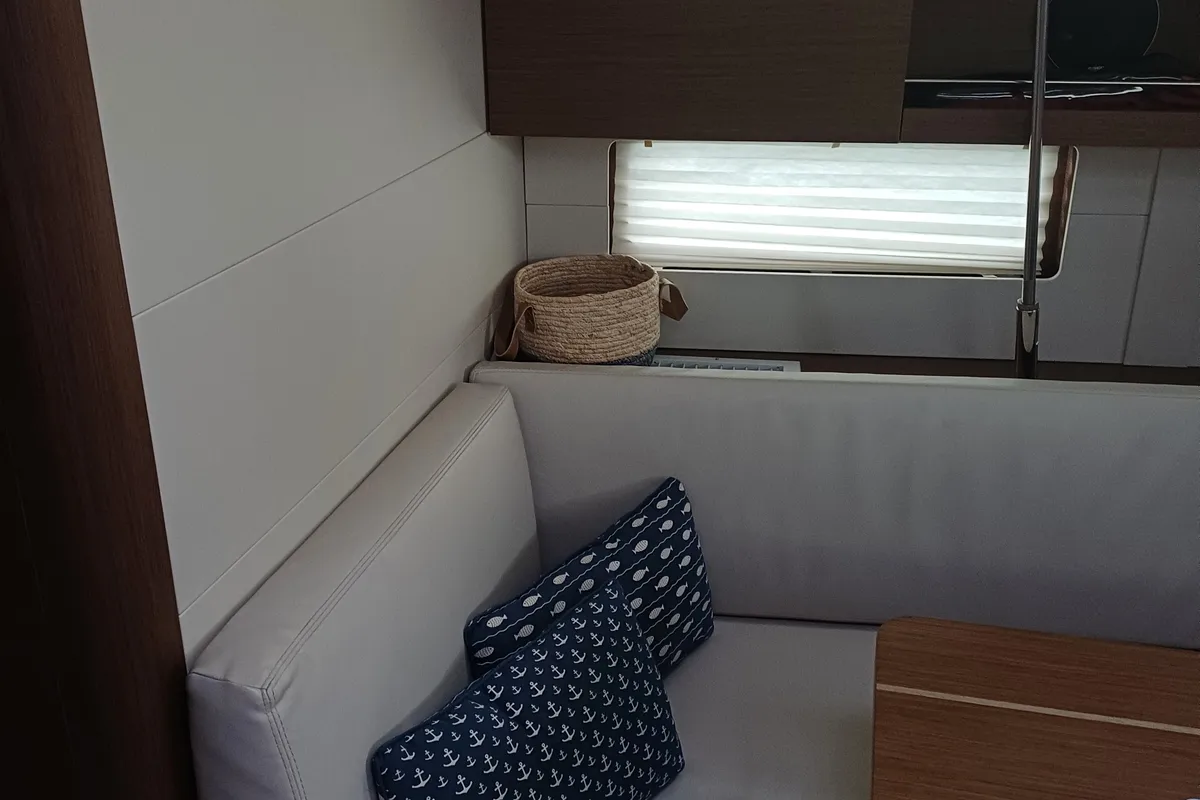 Salon of ILIA, a Beneteau Oceanis 46.1 sailboat at Athens, Greece