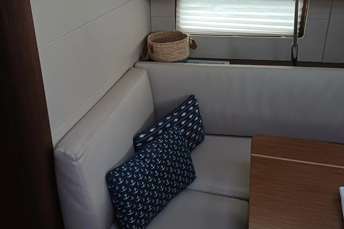 Salon of ILIA, a Beneteau Oceanis 46.1 sailboat at Athens, Greece