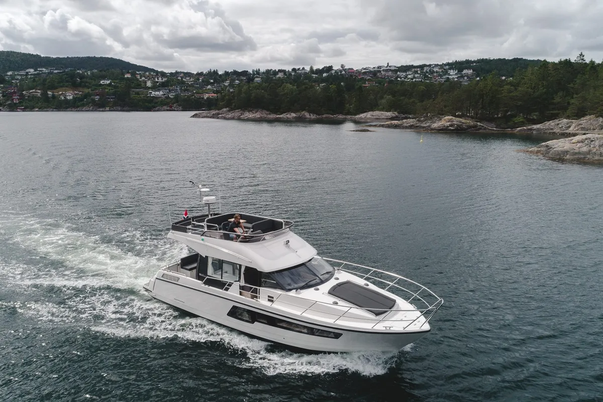 Exterior view of Sunset, a Viknes S40 Fly motor yacht at Općina Sukošan, Croatia