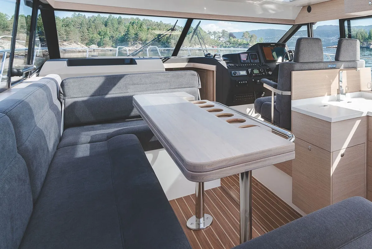 Salon of Sunset, a Viknes S40 Fly motor yacht at Općina Sukošan, Croatia