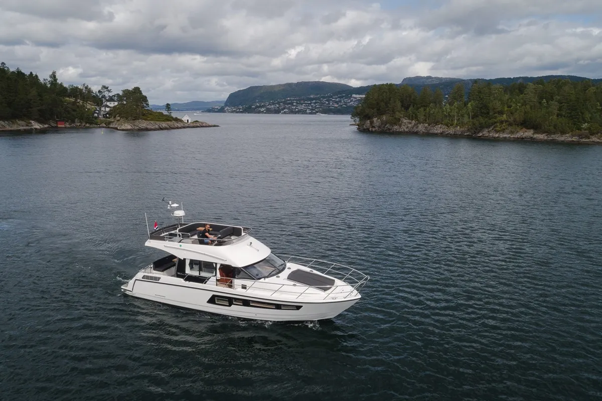 Exterior view of Sunset, a Viknes S40 Fly motor yacht at Općina Sukošan, Croatia