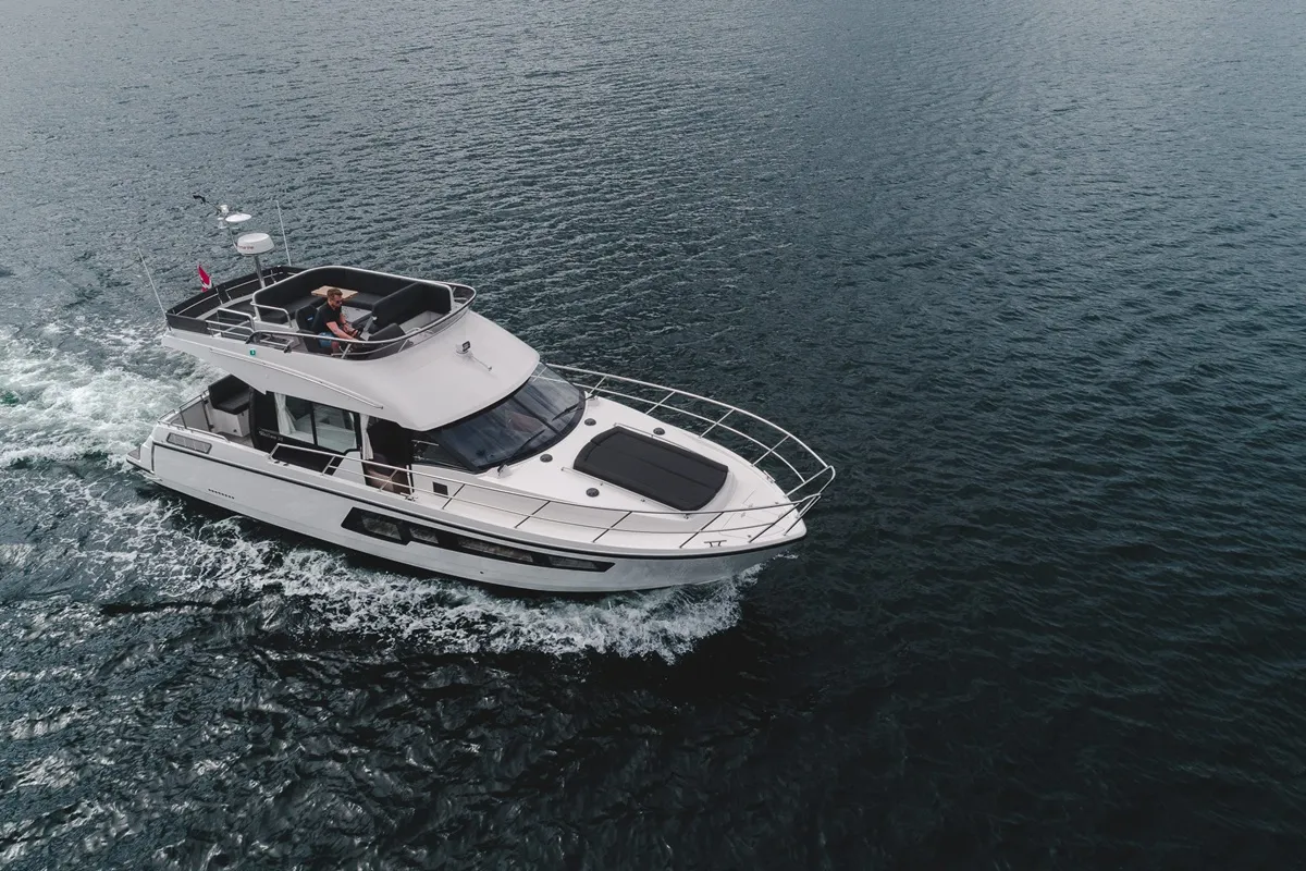 Exterior view of Sunset, a Viknes S40 Fly motor yacht at Općina Sukošan, Croatia