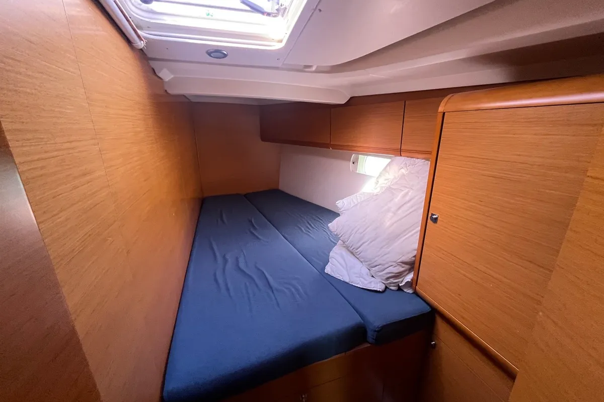 Cabin on KATRINA, a Jeanneau Sun Odyssey 509 sailboat at Sukošan, Croatia