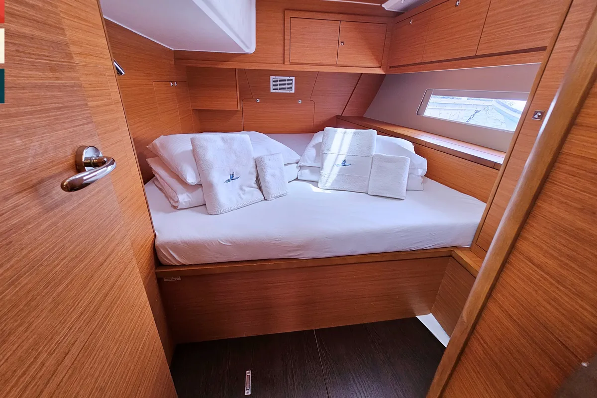 Cabin on Piano, a Dufour 470 sailboat at Općina Rogoznica, Croatia