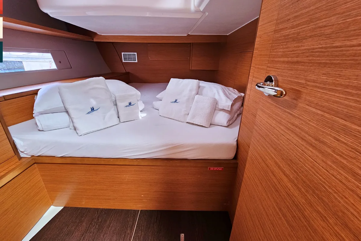 Cabin on Piano, a Dufour 470 sailboat at Općina Rogoznica, Croatia