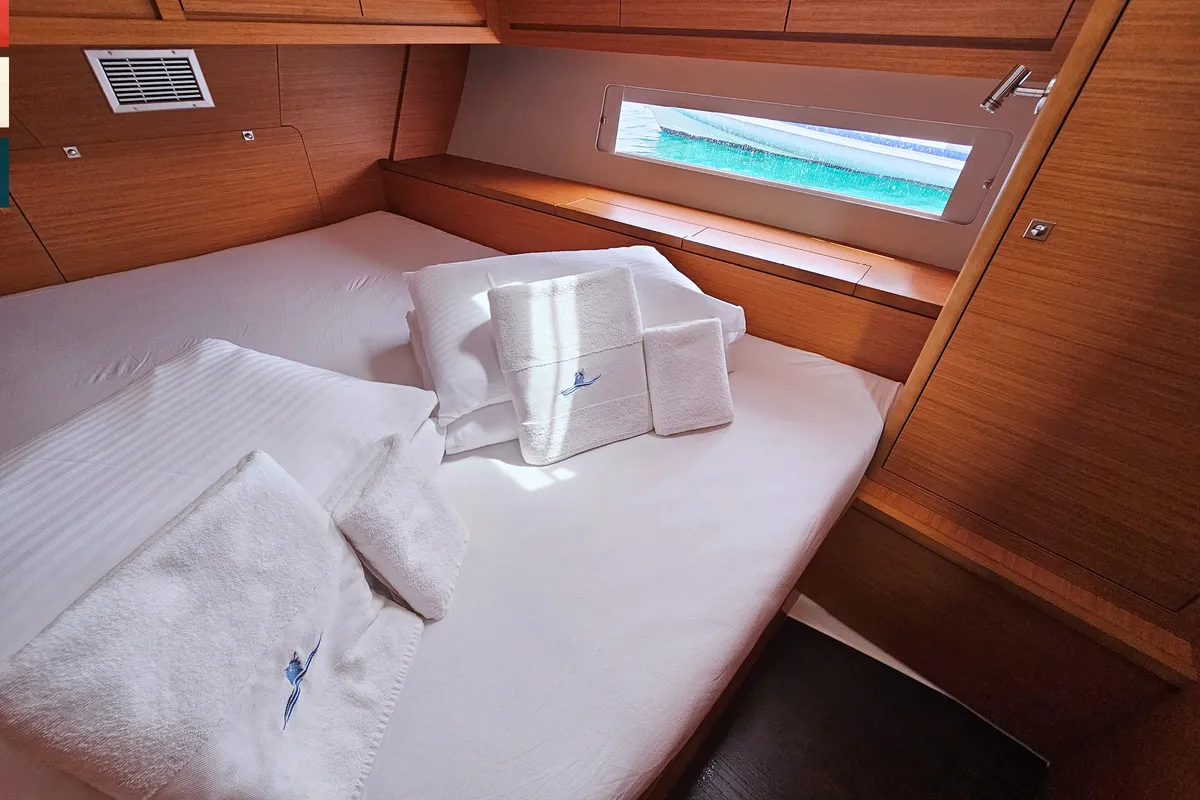 Cabin on Piano, a Dufour 470 sailboat at Općina Rogoznica, Croatia