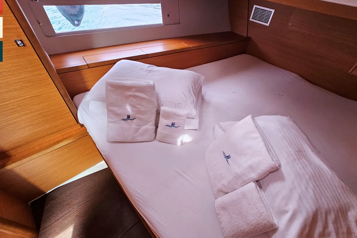 Cabin on Piano, a Dufour 470 sailboat at Općina Rogoznica, Croatia