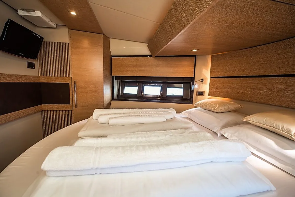 Cabin on Skyfall MY, a Azimut 47 motorboat at Grad Šibenik, Croatia