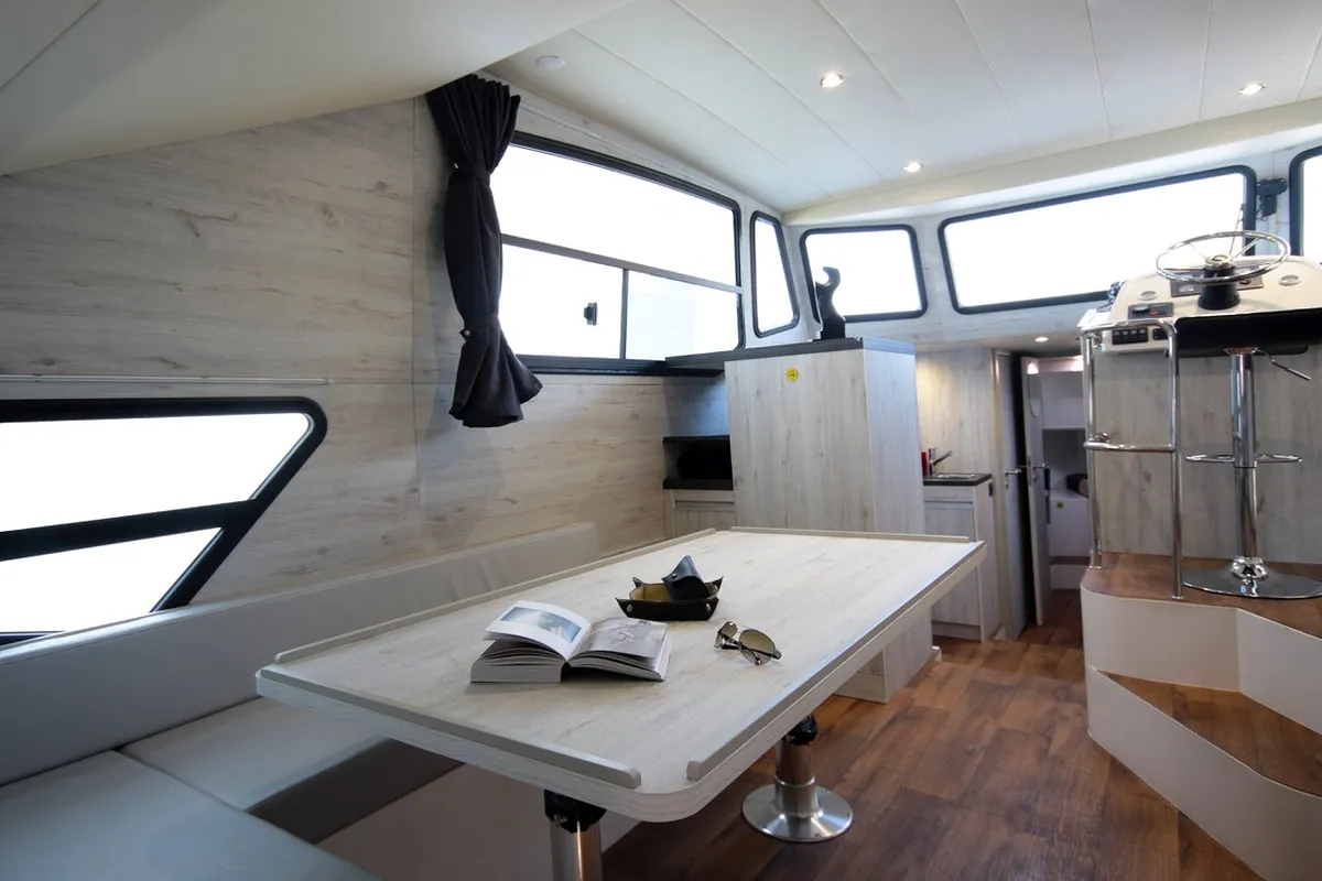 09, a Houseboat Holidays Italia S.R.L. Minuetto 8 motor yacht at Casier, Italy