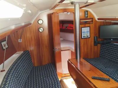 Salon of Esperanza, a Dufour 32 sailboat at Matosinhos, Portugal