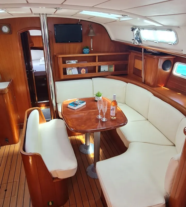 Salon of Erika, a Beneteau Oceanis Clipper 411 sailboat at Volos, Greece
