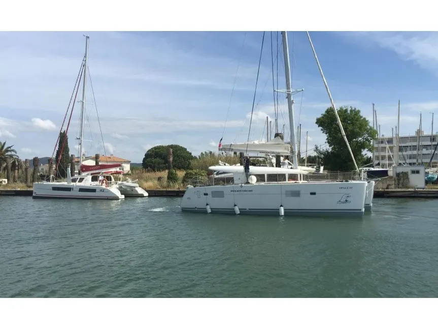 Exterior view of Opale 4, a Lagoon 400 S2 catamaran at Hyères, France