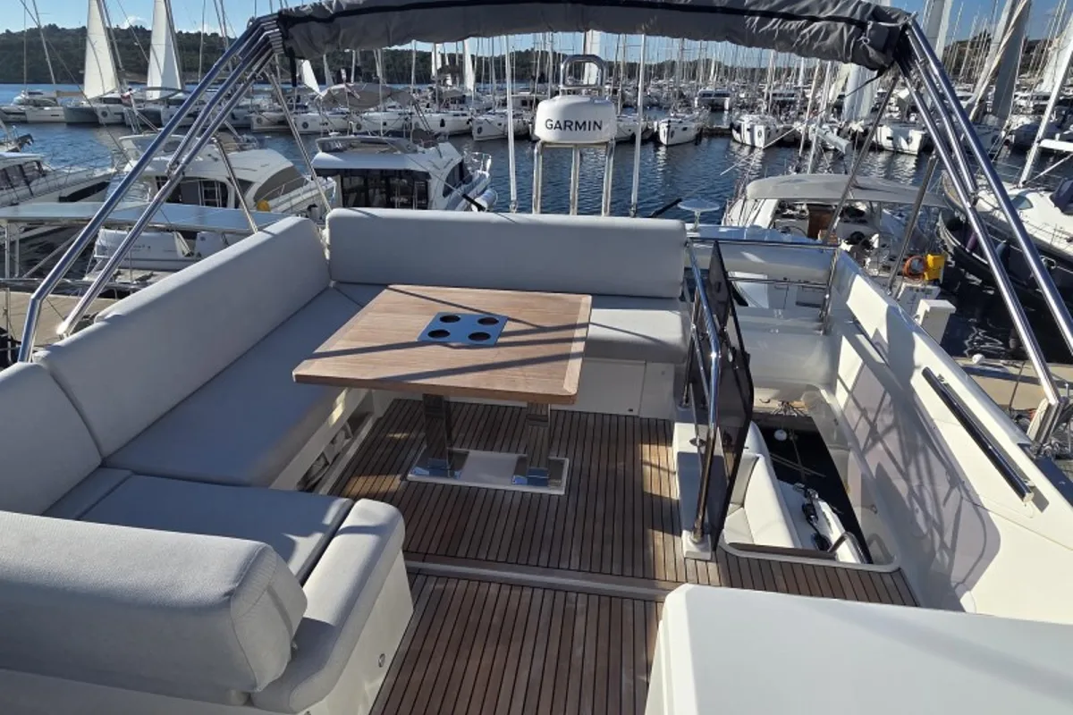 Deck of Sabijac, a Jeanneau Prestige 520 Flybridge motor yacht at Grad Šibenik, Croatia