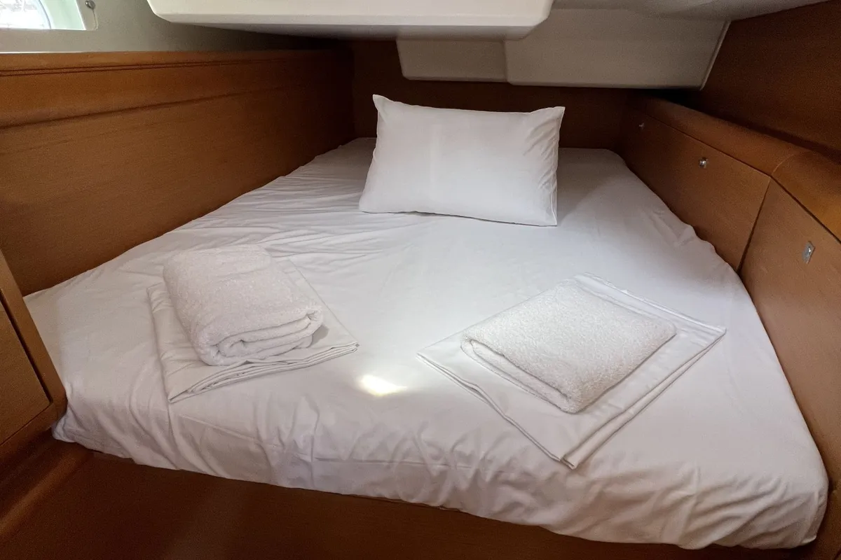 Cabin on Alessandra, a Jeanneau Sun Odyssey 509 sailboat at Kos, Greece