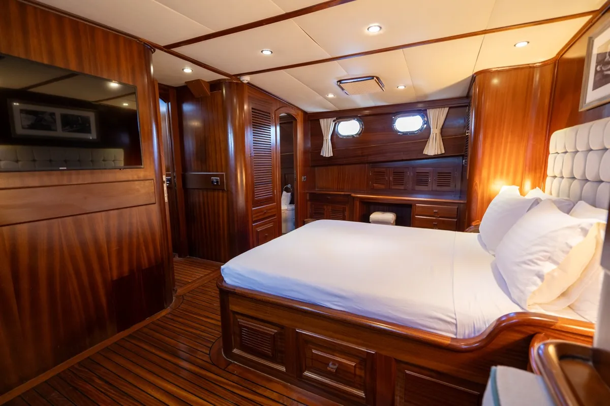 Cabin on Capricorn 1, a Custom Made Capricorn 1 motor yacht at Athens, Greece
