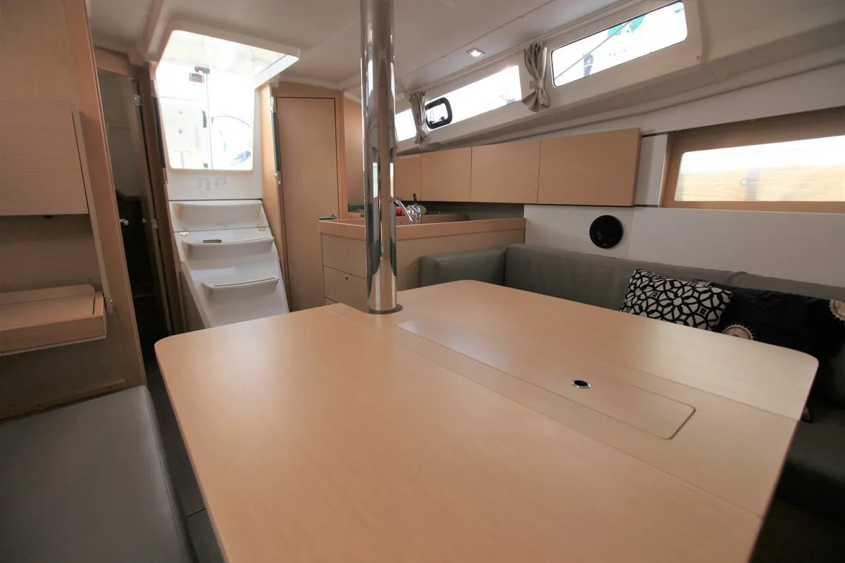 Salon of Cozmo, a Beneteau Oceanis 35.1 sailboat at Road Town, British Virgin Islands