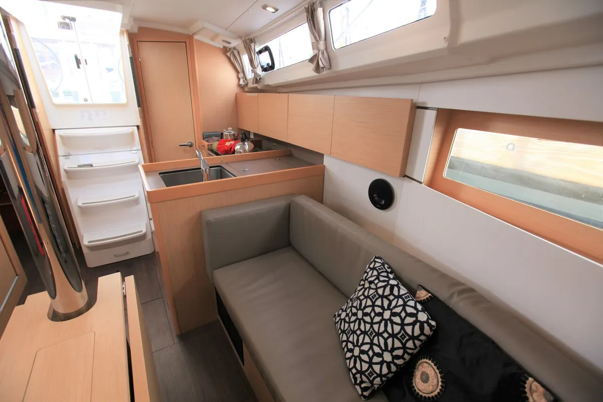 Salon of Cozmo, a Beneteau Oceanis 35.1 sailboat at Road Town, British Virgin Islands