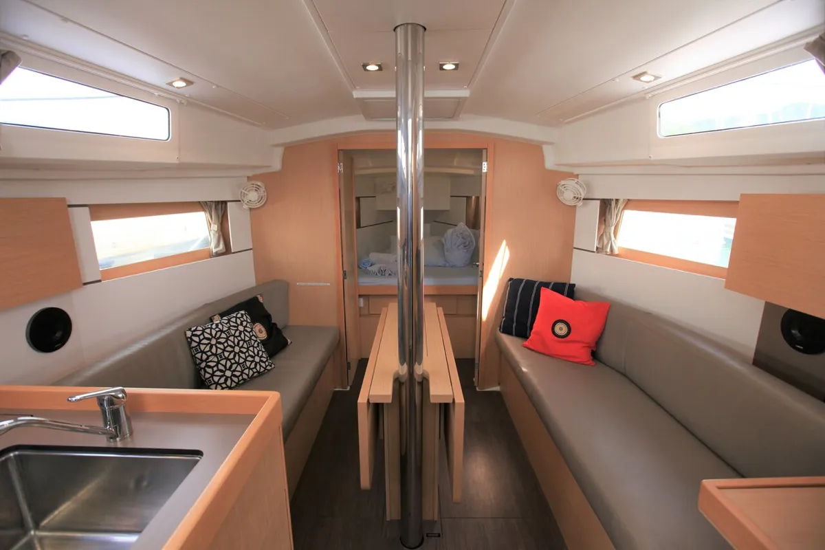 Salon of Cozmo, a Beneteau Oceanis 35.1 sailboat at Road Town, British Virgin Islands