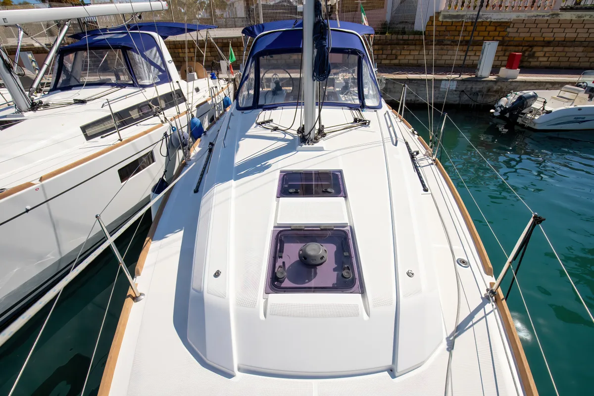 Deck of Levante, a Beneteau Oceanis 35.1 sailboat at Tonnarella, Italy