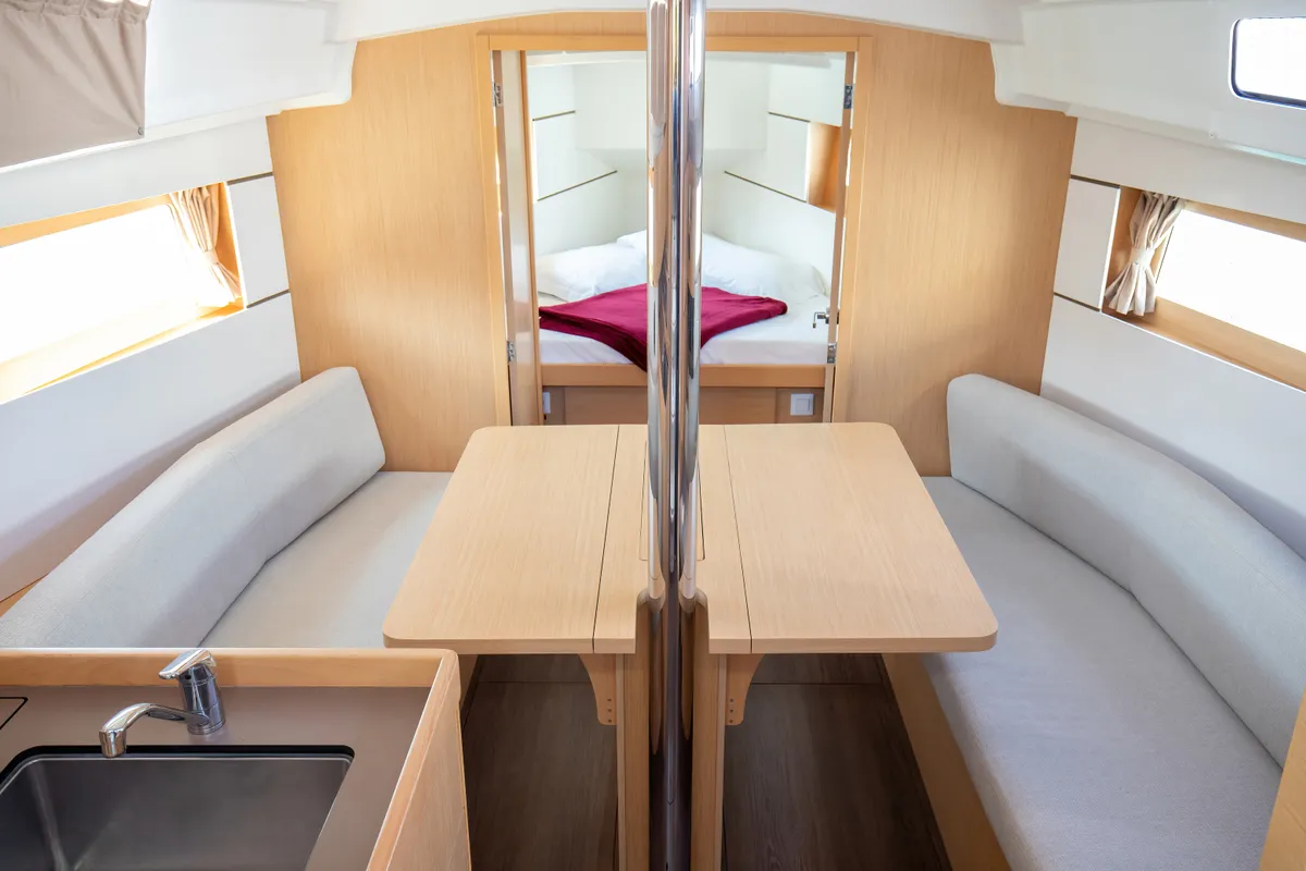 Salon of Levante, a Beneteau Oceanis 35.1 sailboat at Tonnarella, Italy
