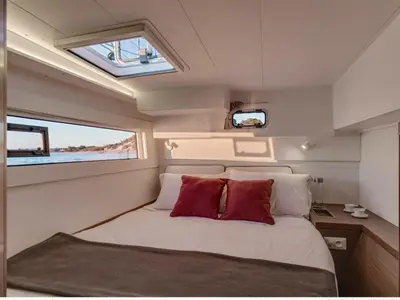 Cabin on Providence, a Lagoon 400 S2 catamaran at Pointe-à-Pitre, France